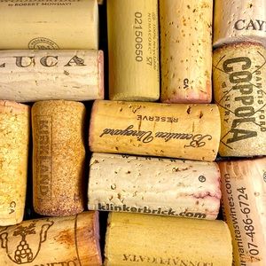 Wine Corks Barware Lot of 25 Some Duplicates Worn Vintage Decor Art & Craft